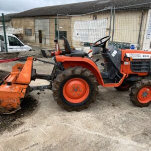 Tracteur avec accessoires